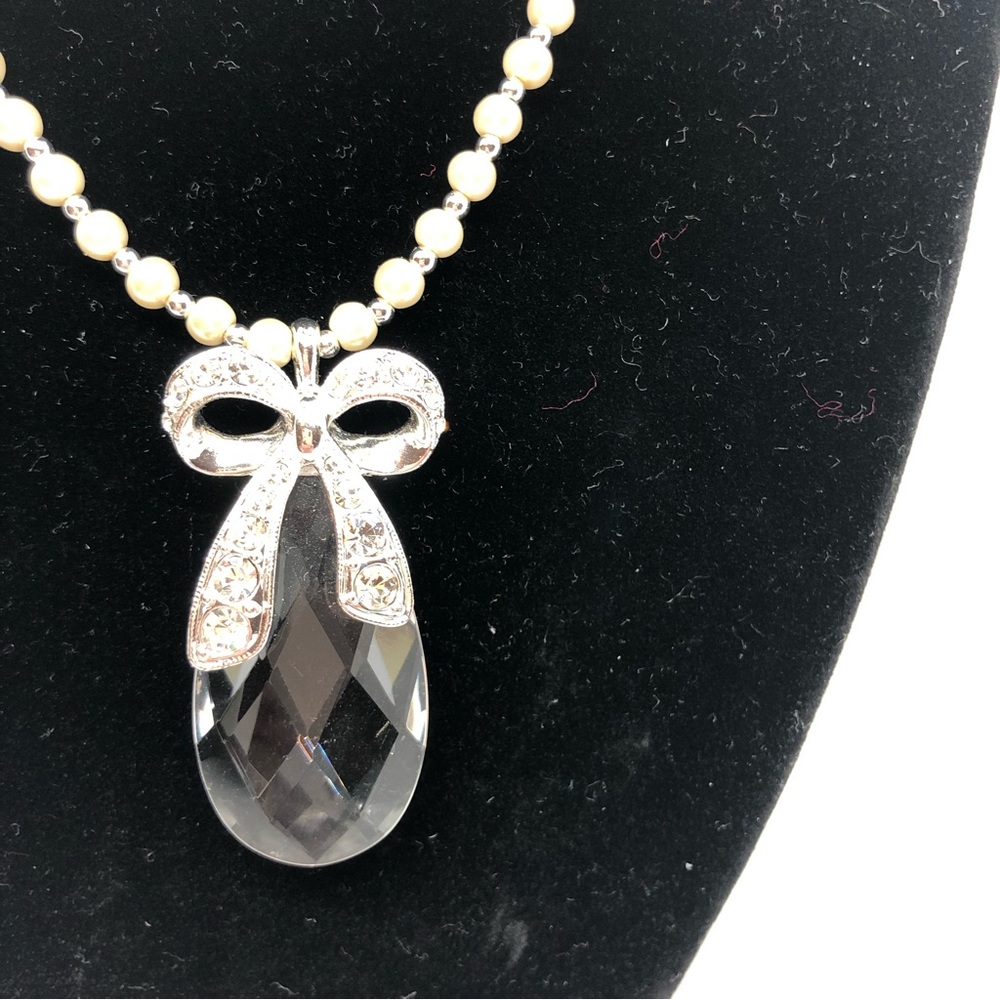 Teardrop prism pendant with Silvertone rhinestone bow wedding jewelry